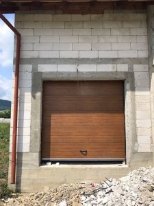 Casa Cirdei - Usi de garaj